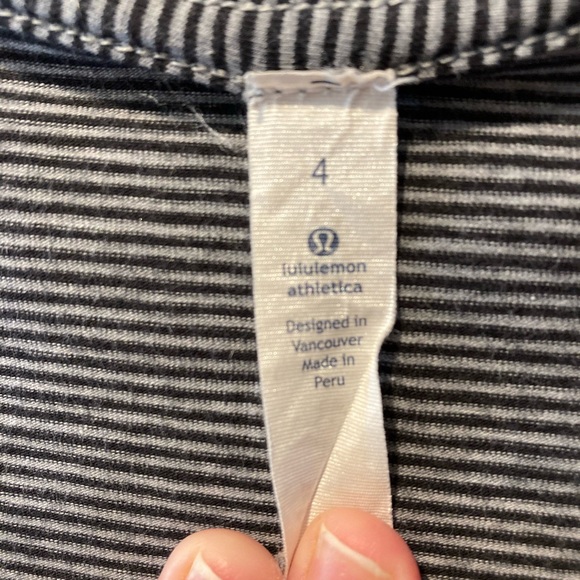 Lululemon Athletica short sleeve gray white stripe athletic exercise gym, size 4 - Picture 3 of 6
